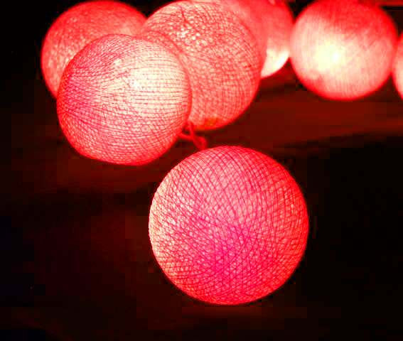 1 Set of 20 LED Red 5cm Cotton Ball Battery Powered String Lights Christmas Gift Home Wedding Party Bedroom Decoration Outdoor Indoor